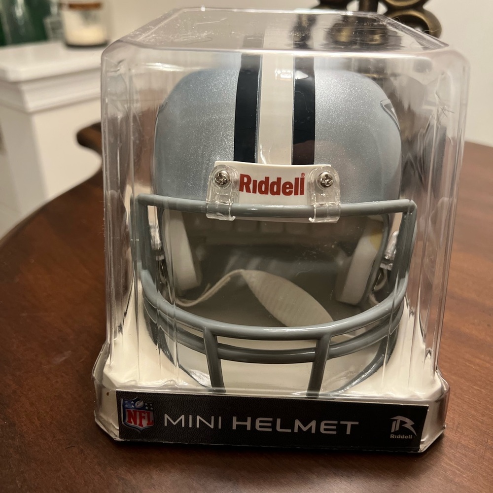 ⭐️NWT⭐️Dallas Cowboys-Mini Helmet- Riddell- NFL Branded - Picture 2 of 4